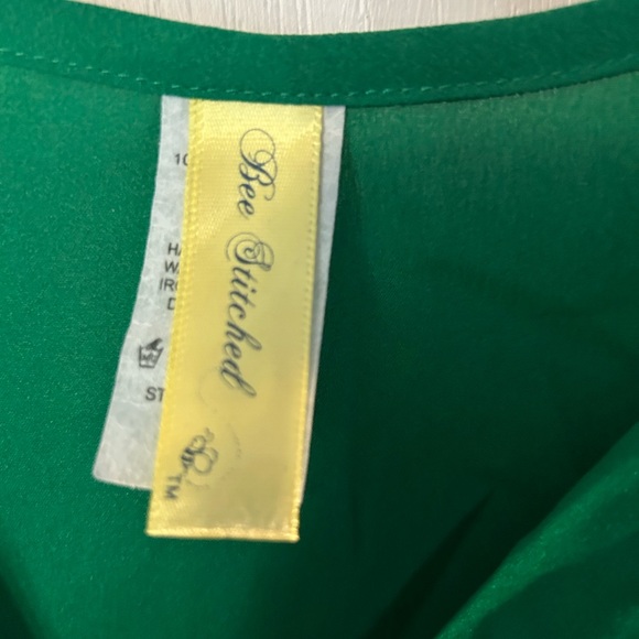 Lot of small blouses. - Picture 9 of 16